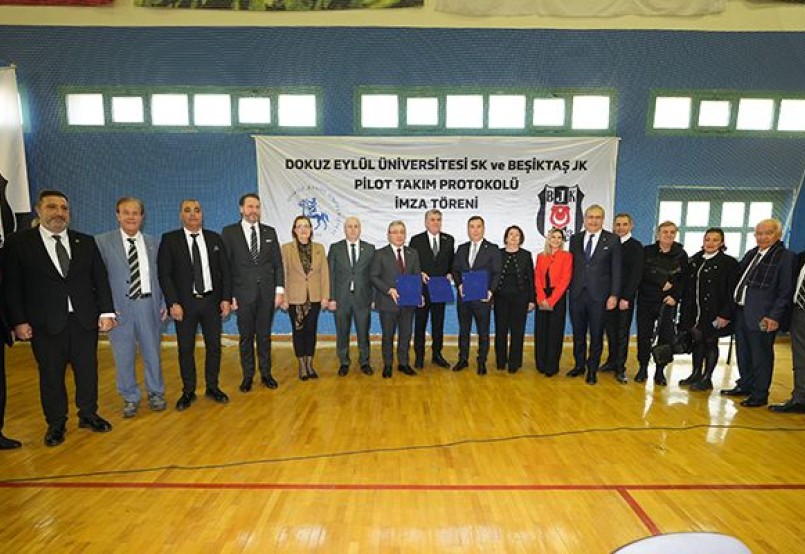 kulubumuz-dokuz-eylul-universitesi-ile-is-birligi-ve-pilot-takim-protokolu-imzaladi_705x400